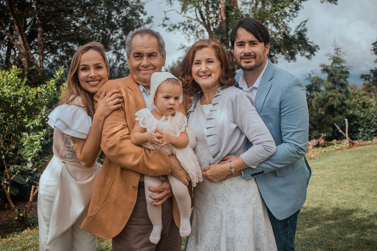 Czy ubranko do chrztu musi być białe? Odkrywamy mity